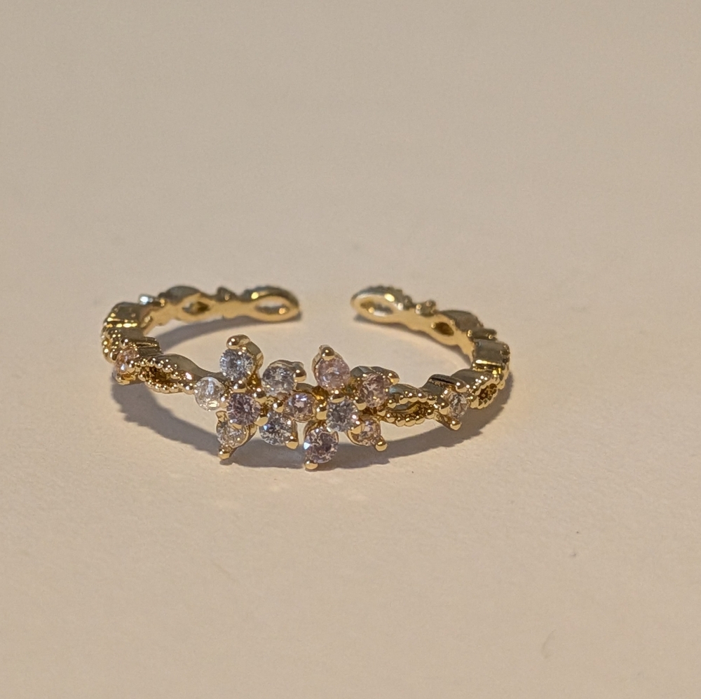 Flower Pair Adjustable Ring With Textured Band - image 4